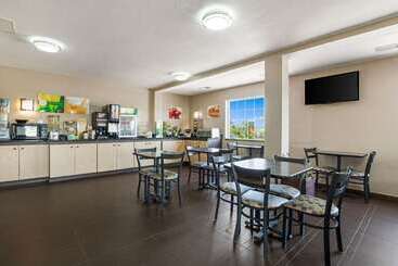 هتل Quality Inn