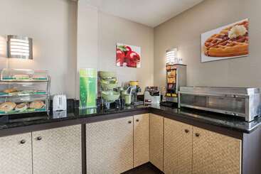 هتل Quality Inn