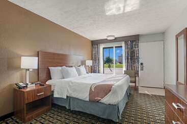 هتل Quality Inn