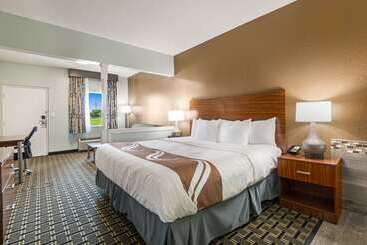 هتل Quality Inn