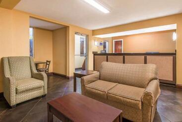 هتل Quality Inn