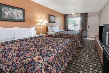 هتل Quality Inn