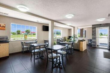 هتل Quality Inn