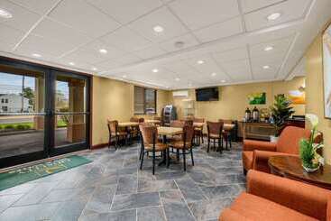 هتل Hibiscus Inn & Suites