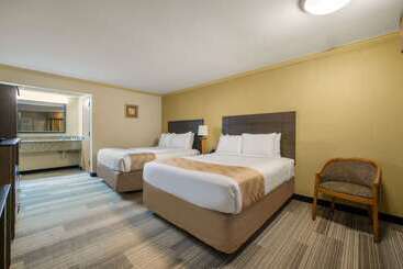 هتل Hibiscus Inn & Suites
