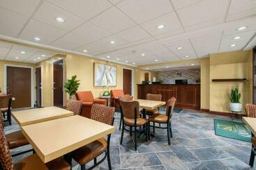 هتل Hibiscus Inn & Suites