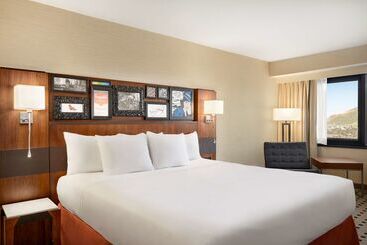 Radisson Hotel Salt Lake City Downtown