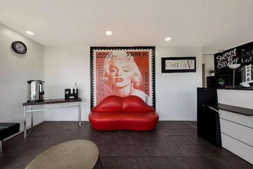 هتل Rodeway Inn South San Francisco Airport