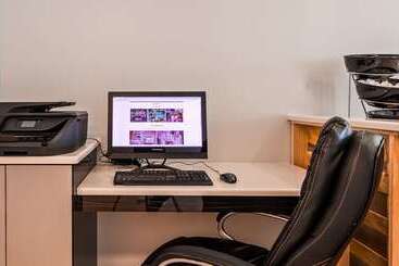 Surestay Hotel By Best Western Jacksonville South