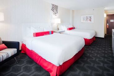 هتل The Curtis Denver  A Doubletree By Hilton