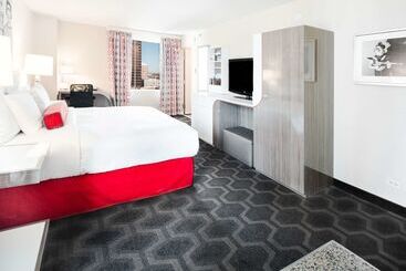 هتل The Curtis Denver  A Doubletree By Hilton