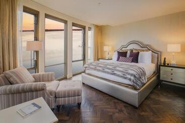هتل The Edgewater