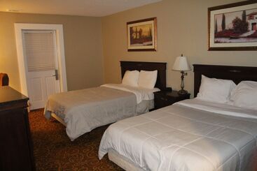 هتل Whalers Inn And Suites