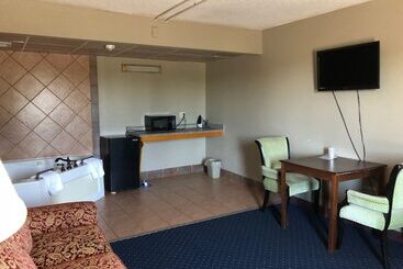 هتل Whalers Inn And Suites