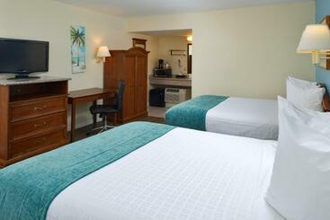 فندق على الطريق Edgewater Inn And Suites