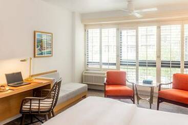 Portola Hotel & Spa