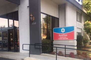 Surestay Plus Hotel By Best Western Sacramento North
