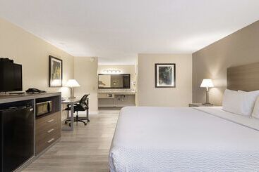 Surestay Plus Hotel By Best Western Sacramento North