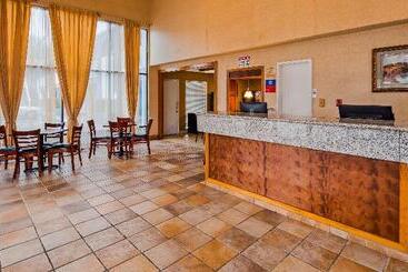 Surestay Plus Hotel By Best Western Sacramento North