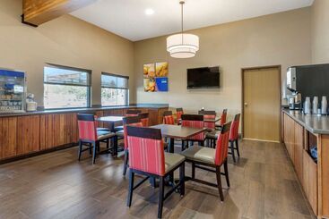 Comfort Inn At Buffalo Bill Village Resort