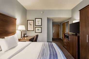 هتل Americinn By Wyndham Madison West