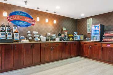 هتل Baymont By Wyndham Eau Claire Wi