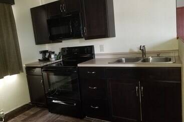 هتل Baymont By Wyndham Eau Claire Wi
