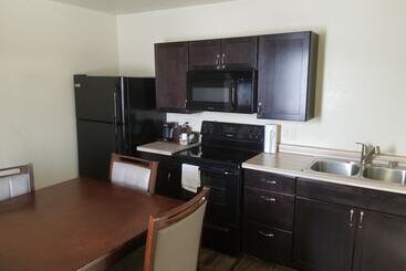 هتل Baymont By Wyndham Eau Claire Wi