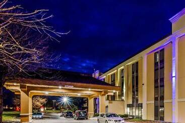 The Hotel At Dayton South