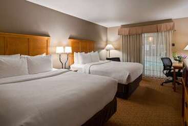 هتل Best Western Plus Grantree Inn
