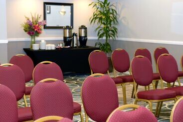 هتل Best Western Plus Grosvenor Airport