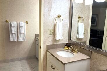 هتل Best Western Plus Grosvenor Airport