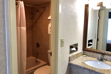 هتل Best Western Plus Grosvenor Airport