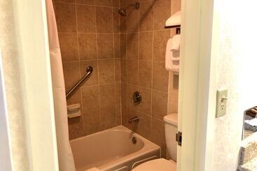 هتل Best Western Plus Grosvenor Airport