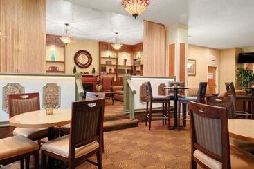 هتل Best Western Plus Grosvenor Airport