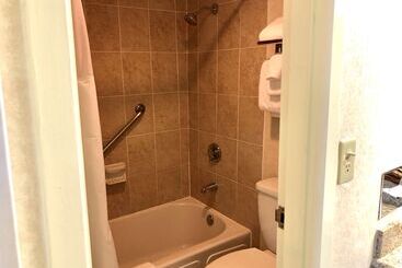 هتل Best Western Plus Grosvenor Airport