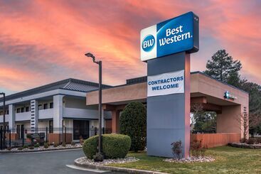 هتل Best Western Salisbury Plaza