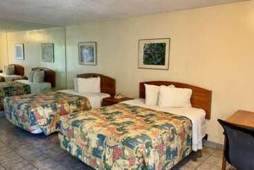 هتل Big Chile Inn & Suites