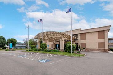 هتل Clarion Inn Elmira Horseheads