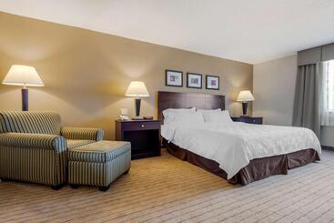 هتل Clarion Inn Elmira Horseheads