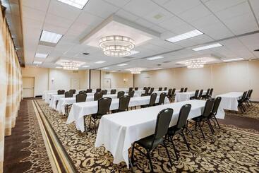 هتل Clarion Inn Elmira Horseheads