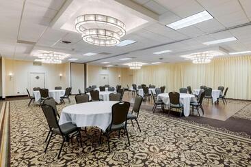 هتل Clarion Inn Elmira Horseheads