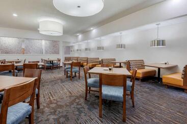 هتل Clarion Inn Elmira Horseheads