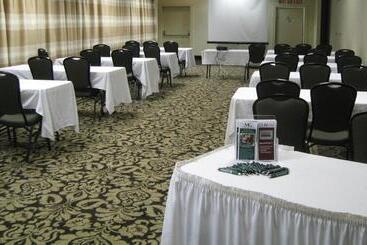 هتل Clarion Inn Elmira Horseheads