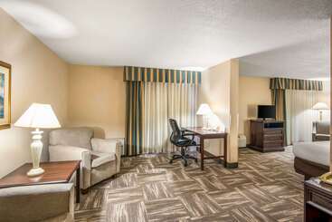هتل Clarion Inn Grand Junction