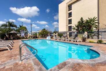 هتل Comfort Inn Anaheim Resort