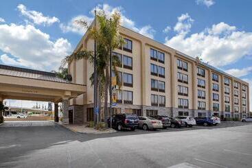 هتل Comfort Inn Anaheim Resort