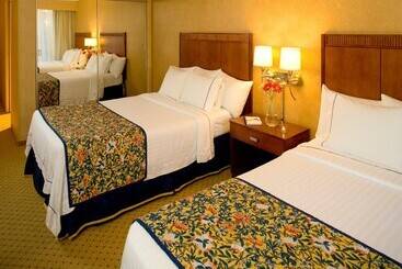 فندق Courtyard By Marriott Long Beach Downtown