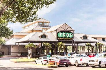 هتل Days Inn By Wyndham Greenville Ms