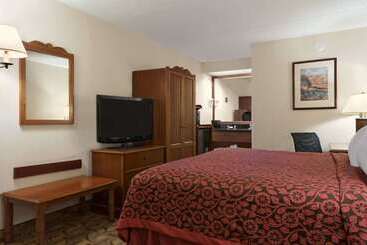 هتل Days Inn By Wyndham Las Cruces